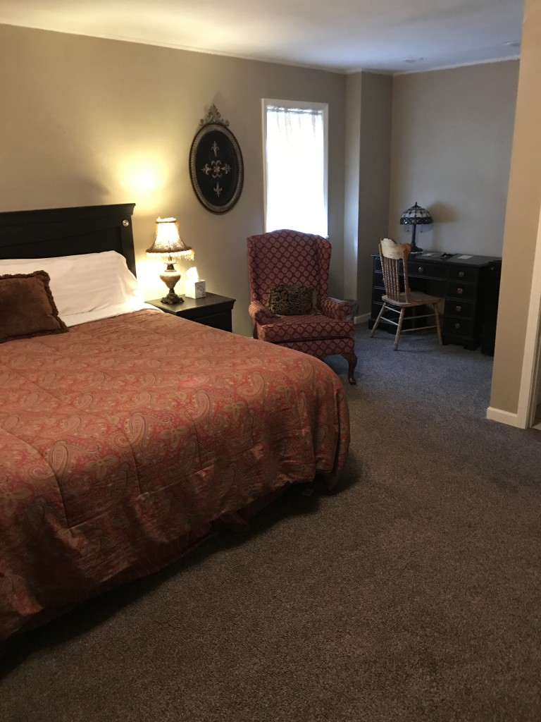 Courtland King Room 15 Bed