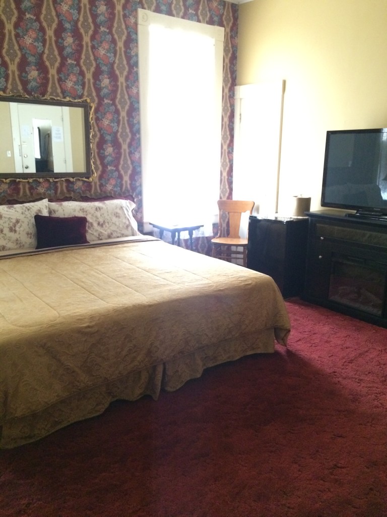 Courtland King Room 4 Bed