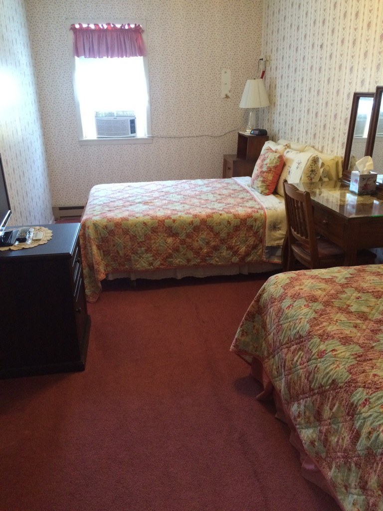 Courtland Full Twin Room 7 Bed 2